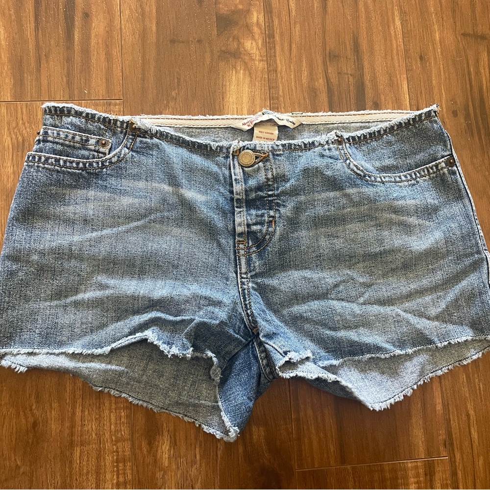 VINTAGE Y2K Abercrombie & Fitch denim shorts!